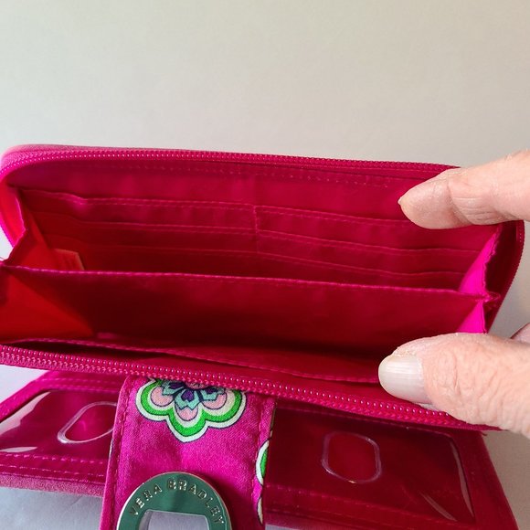 VERA BRADLEY TRIFOLD TURNLOCK PINK SWIRL FLOWERS QUILTED WALLET ZIP AROUND - Picture 4 of 9